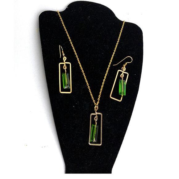 Vintage Green Glass Abstract Choker Necklace Earrings Set - Picture 1 of 5